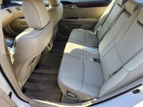 Used 2012 Toyota Avalon image 5
