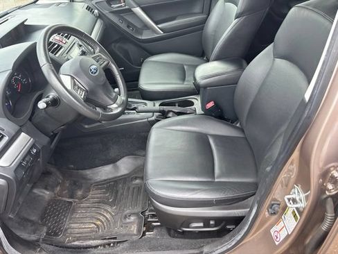 Used 2015 Subaru Forester 2.5i Touring AWD/4WD image 5