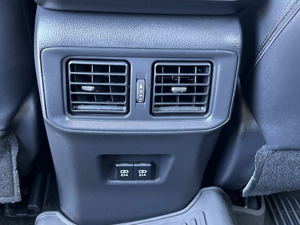 Used 2020 Toyota RAV4 Limited AWD/4WD image 17
