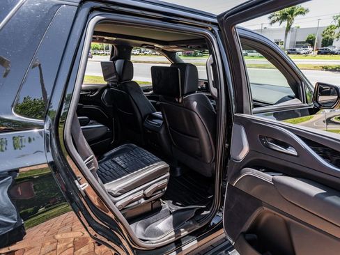 Used 2024 Cadillac Escalade V AWD/4WD image 40