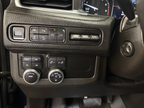 Used 2021 GMC Yukon XL Denali w/ Denali Premium Package AWD/4WD image 21