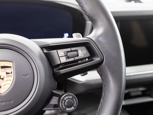 Used 2024 Porsche Cayenne S image 12