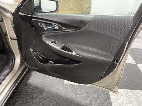 Used 2022 Chevrolet Malibu LT image 23