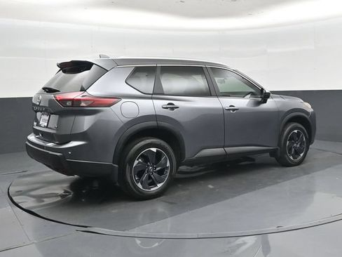 Used 2024 Nissan Rogue SV w/ SV Premium Package FWD image 28