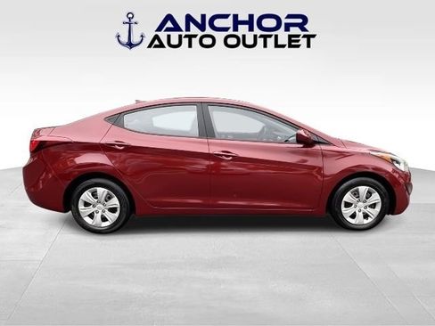 Used 2016 Hyundai Elantra SE image 9