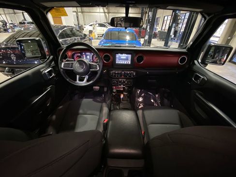 Used 2021 Jeep Wrangler Unlimited Rubicon image 2
