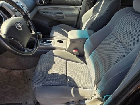 Used 2005 Toyota Tacoma PreRunner RWD image 8