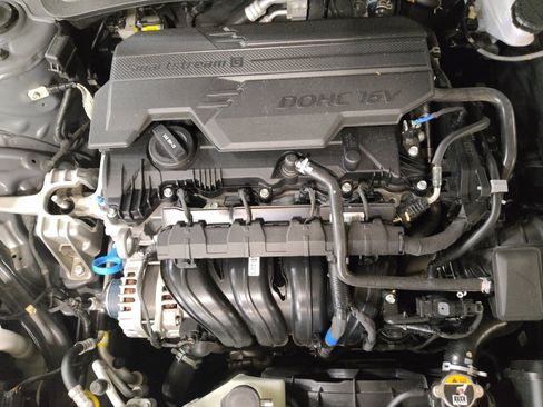 Used 2025 Hyundai Elantra SE w/ Cargo Package FWD image 30