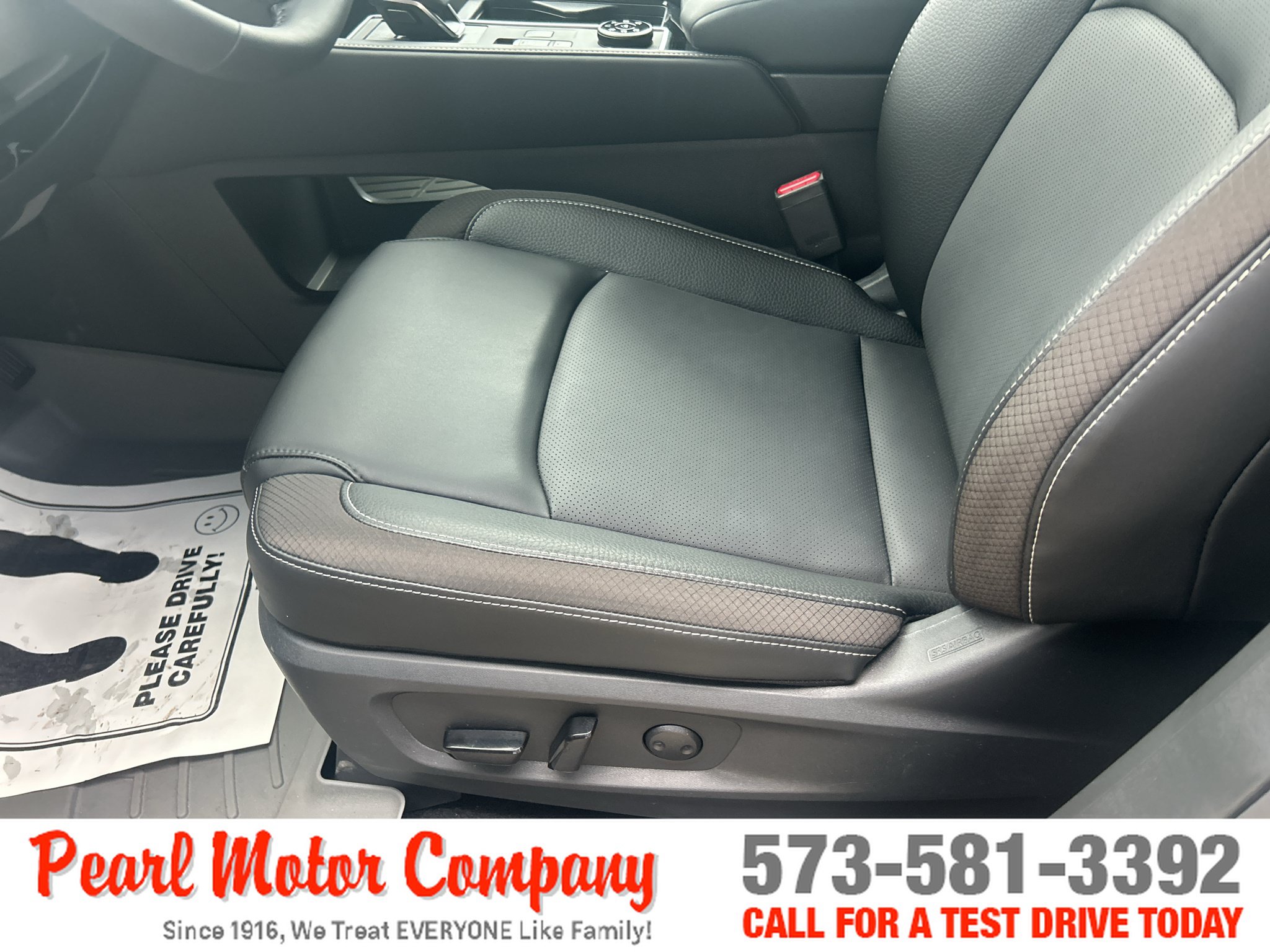 Used 2026 Nissan Pathfinder SL w/ Cargo Package AWD/4WD image 10