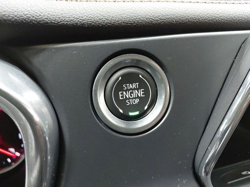 Certified 2022 Chevrolet Blazer Premier w/ Enhanced Convenience Package AWD/4WD image 34