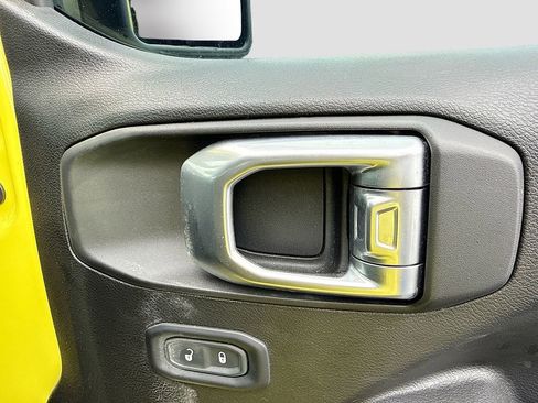 Used 2022 Jeep Wrangler Unlimited Rubicon 4xe w/ Safety Group AWD/4WD image 32