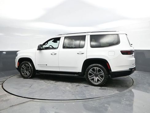 Used 2024 Jeep Wagoneer Series II image 6