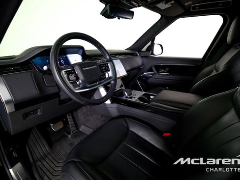 Used 2024 Land Rover Range Rover SE image 12