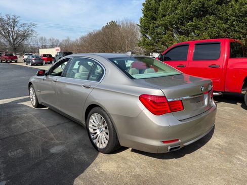 Used 2011 BMW 750Li image 2