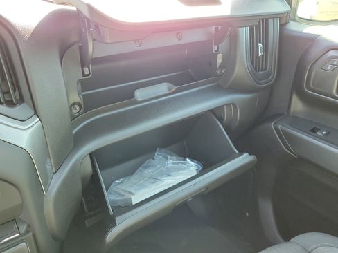 Used 2025 Chevrolet Silverado 1500 Custom image 28