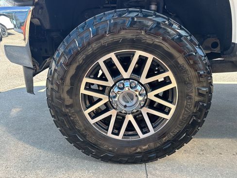 Used 2018 Ford F250 Lariat w/ Lariat Value Package image 6