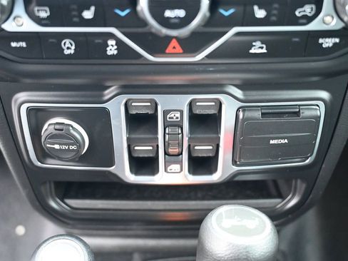 Used 2021 Jeep Wrangler Unlimited Sport image 30