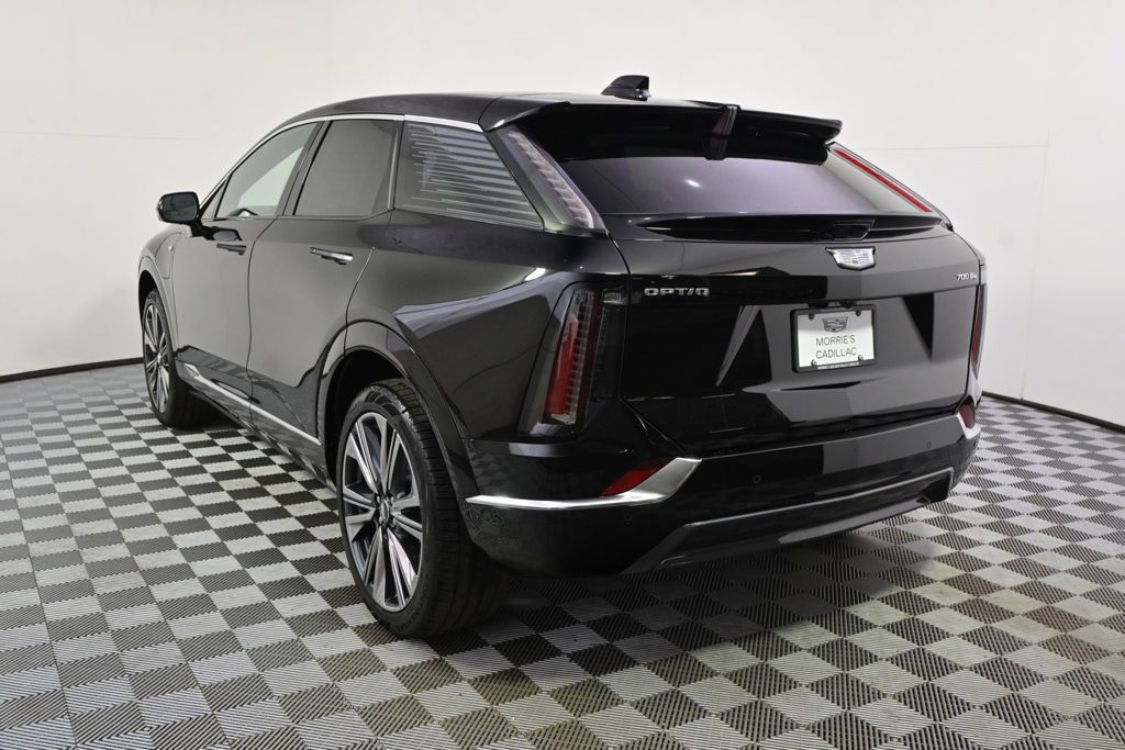 New 2026 Cadillac Optiq Luxury 2 w/ LPO, Floor Liner Package AWD/4WD image 4