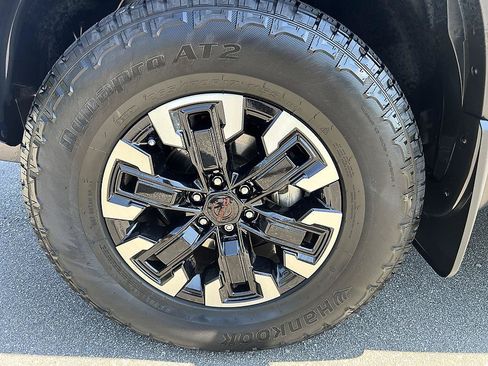 Certified 2023 Nissan Frontier PRO-4X w/ Technology Package AWD/4WD image 9
