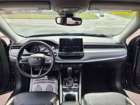 Used 2022 Jeep Compass Limited image 11