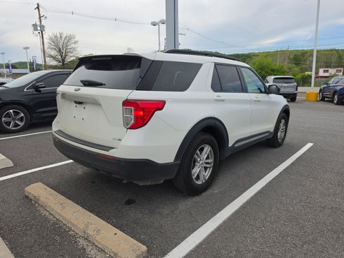 Used 2020 Ford Explorer XLT w/ Comfort Package AWD/4WD image 3