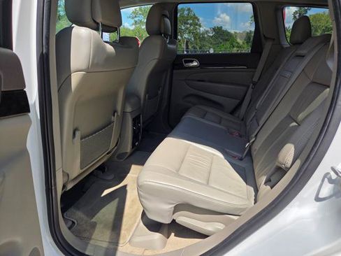Used 2013 Jeep Grand Cherokee Laredo image 34
