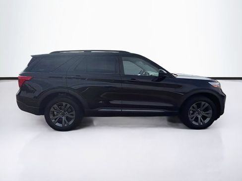 Used 2024 Ford Explorer XLT w/ Equipment Group 202A AWD/4WD image 4