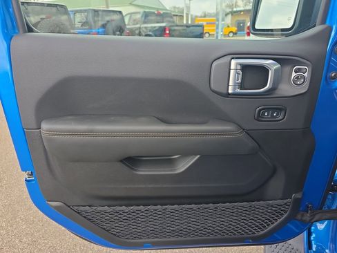 New 2026 Jeep Wrangler Unlimited Sahara AWD/4WD image 27