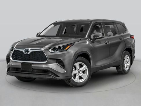 Used 2023 Toyota Highlander LE image 1