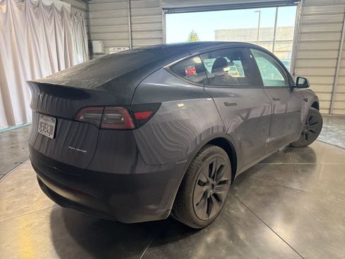 Used 2023 Tesla Model Y Long Range image 5