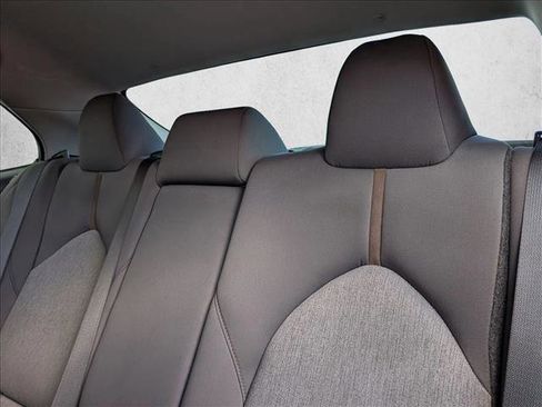 Used 2020 Toyota Camry LE FWD image 17
