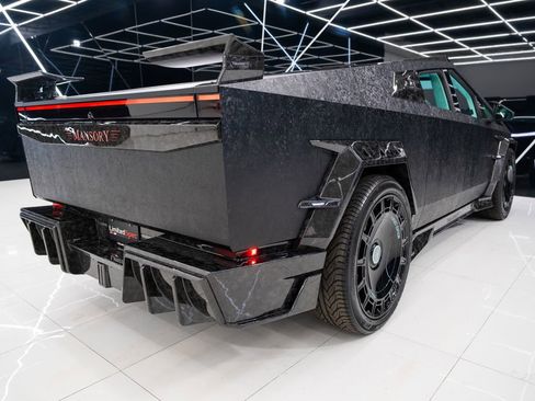 Used 2025 Tesla Cybertruck AWD Crew Cab image 18