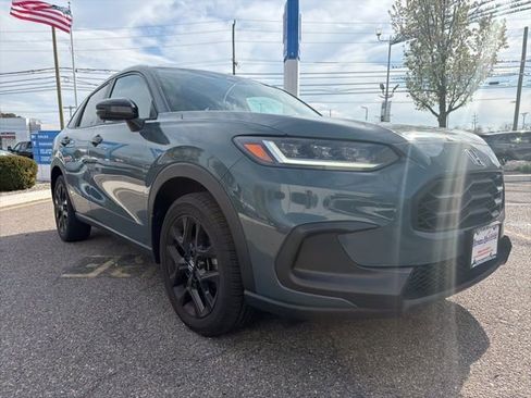 Used 2024 Honda HR-V Sport image 3