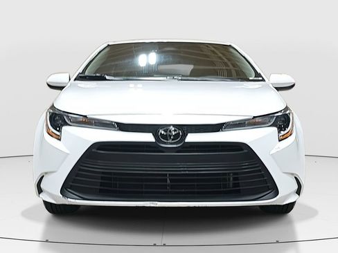 Certified 2024 Toyota Corolla LE image 2