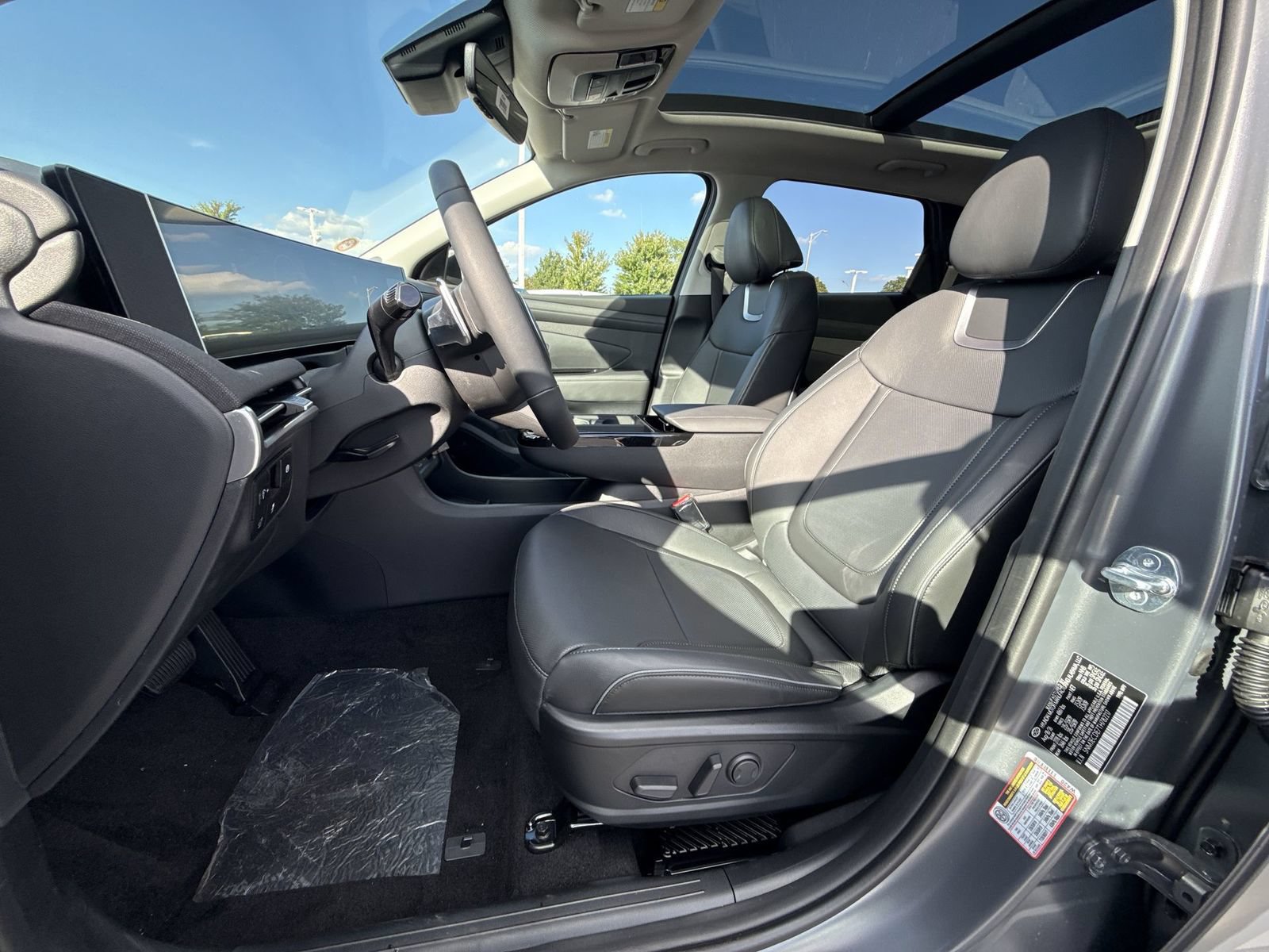 New 2026 Hyundai Tucson Limited w/ Tow & Go Package AWD/4WD image 13