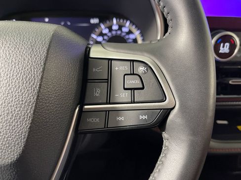 Certified 2024 Toyota Highlander XSE FWD image 27