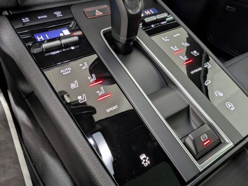 New 2026 Porsche Macan image 34