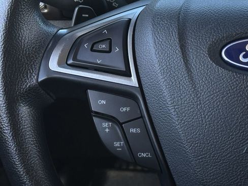 Used 2018 Ford Fusion SE w/ Fusion SE Technology Package image 14