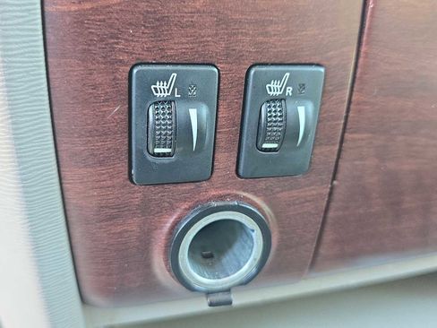 Used 2014 Toyota Sienna XLE image 17