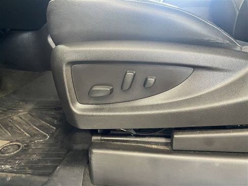 Used 2018 Chevrolet Suburban Premier image 14