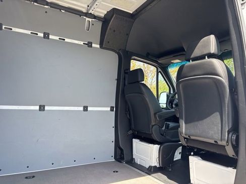 Used 2025 Mercedes-Benz Sprinter 2500 image 24