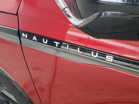 New 2026 Lincoln Nautilus Reserve w/ Jet Appearance Package image 7