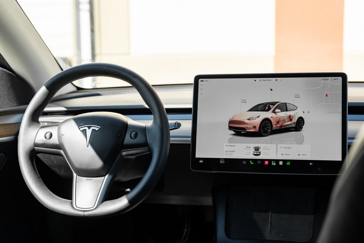 Used 2025 Tesla Model Y Long Range AWD/4WD image 19