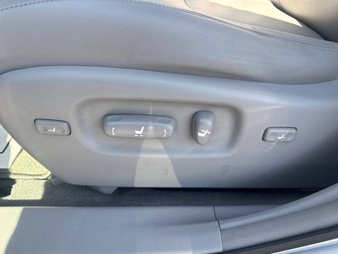 Used 2009 Toyota Highlander Limited FWD image 17