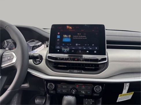 New 2026 Jeep Compass Limited image 18