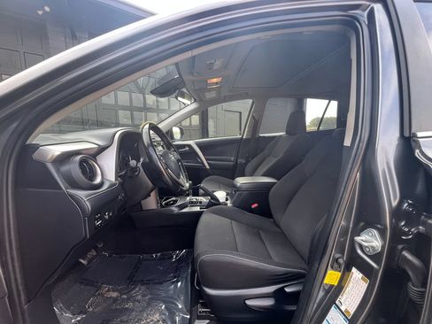 Used 2018 Toyota RAV4 XLE AWD/4WD image 23