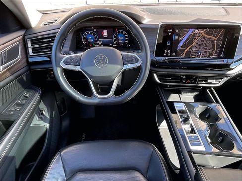 Certified 2024 Volkswagen Atlas SEL AWD/4WD image 4
