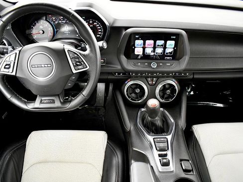 Used 2017 Chevrolet Camaro SS w/ LPO, Ground Effects Package image 23