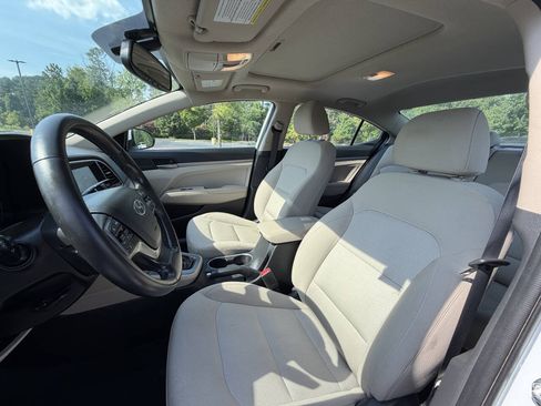 Used 2017 Hyundai Elantra Value Edition FWD image 22