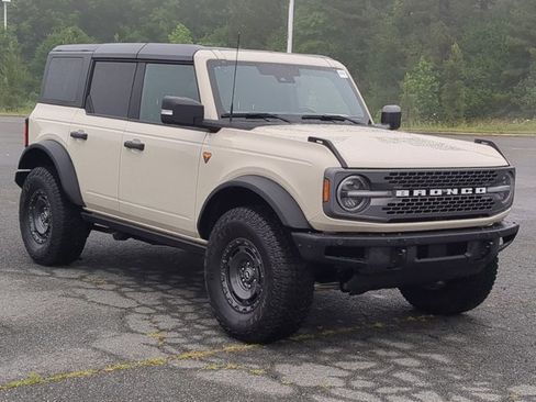 Certified 2025 Ford Bronco Badlands AWD/4WD image 2
